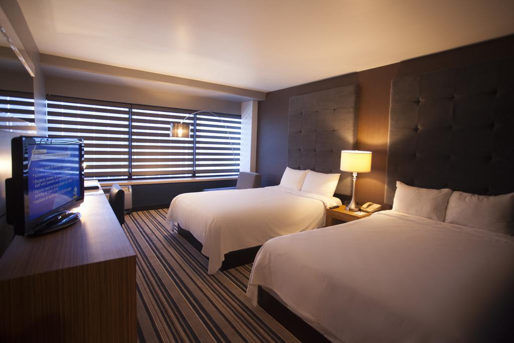 Huntington Hotel 3*